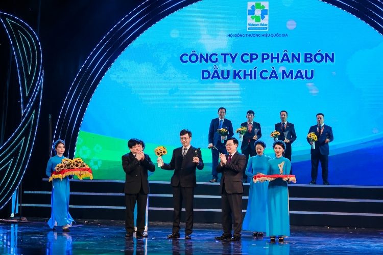Phân bón Cà Mau nhận giải thưởng Thương hiệu quốc gia
