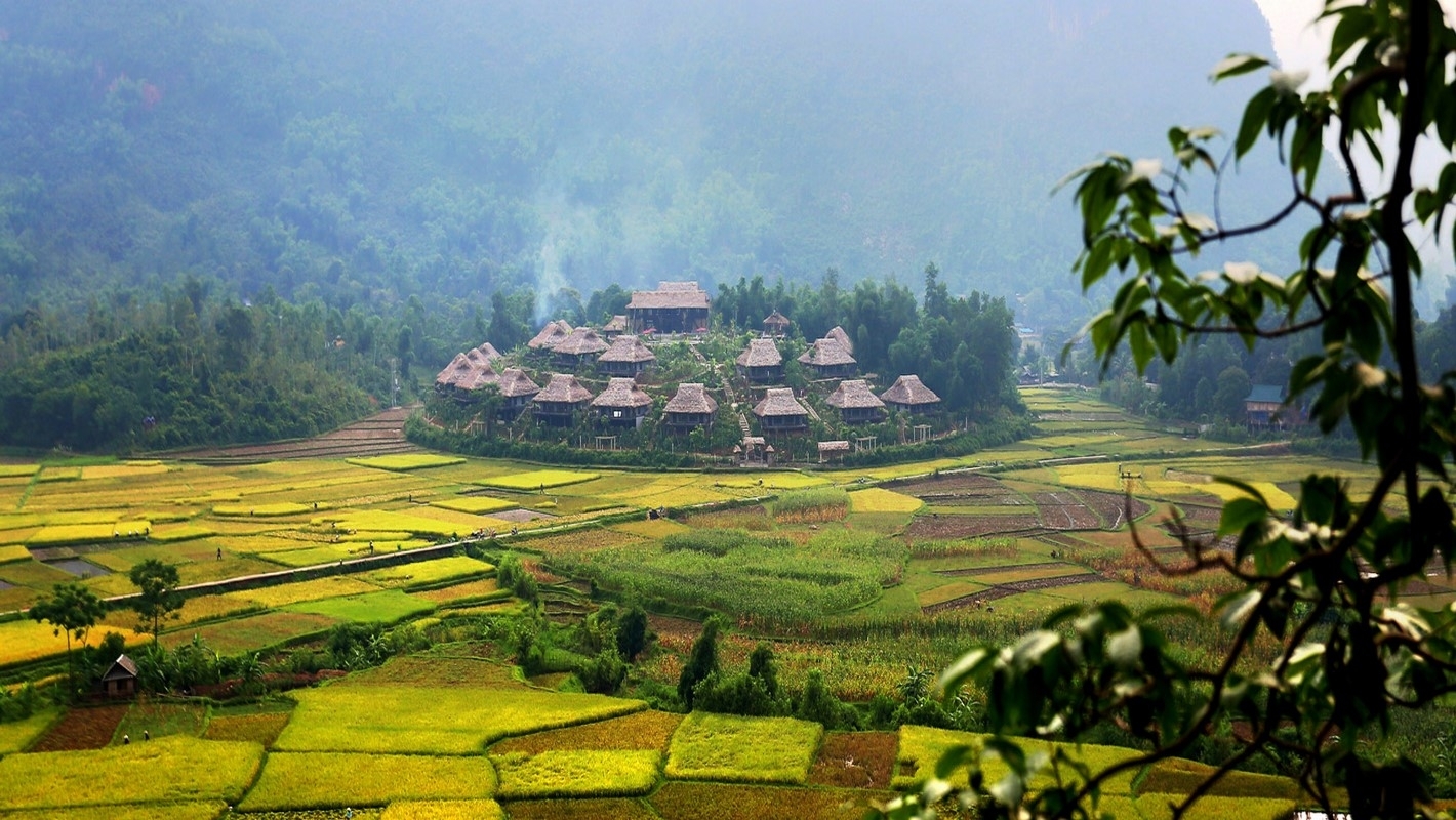 The beauty of the ancient villages of Mai Chau - Hoa Binh
